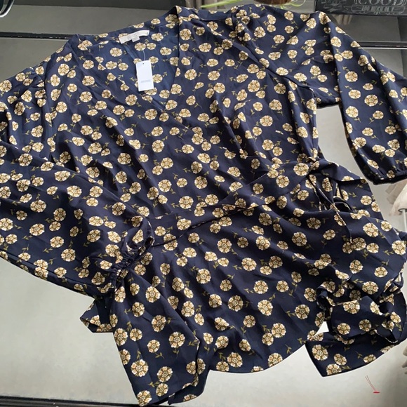 LOFT Tops - Ann Taylor Loft Wrap Top NEW 🤍